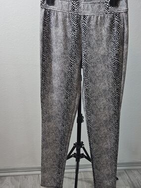 New York & Company Black and White Animal Print Leggings